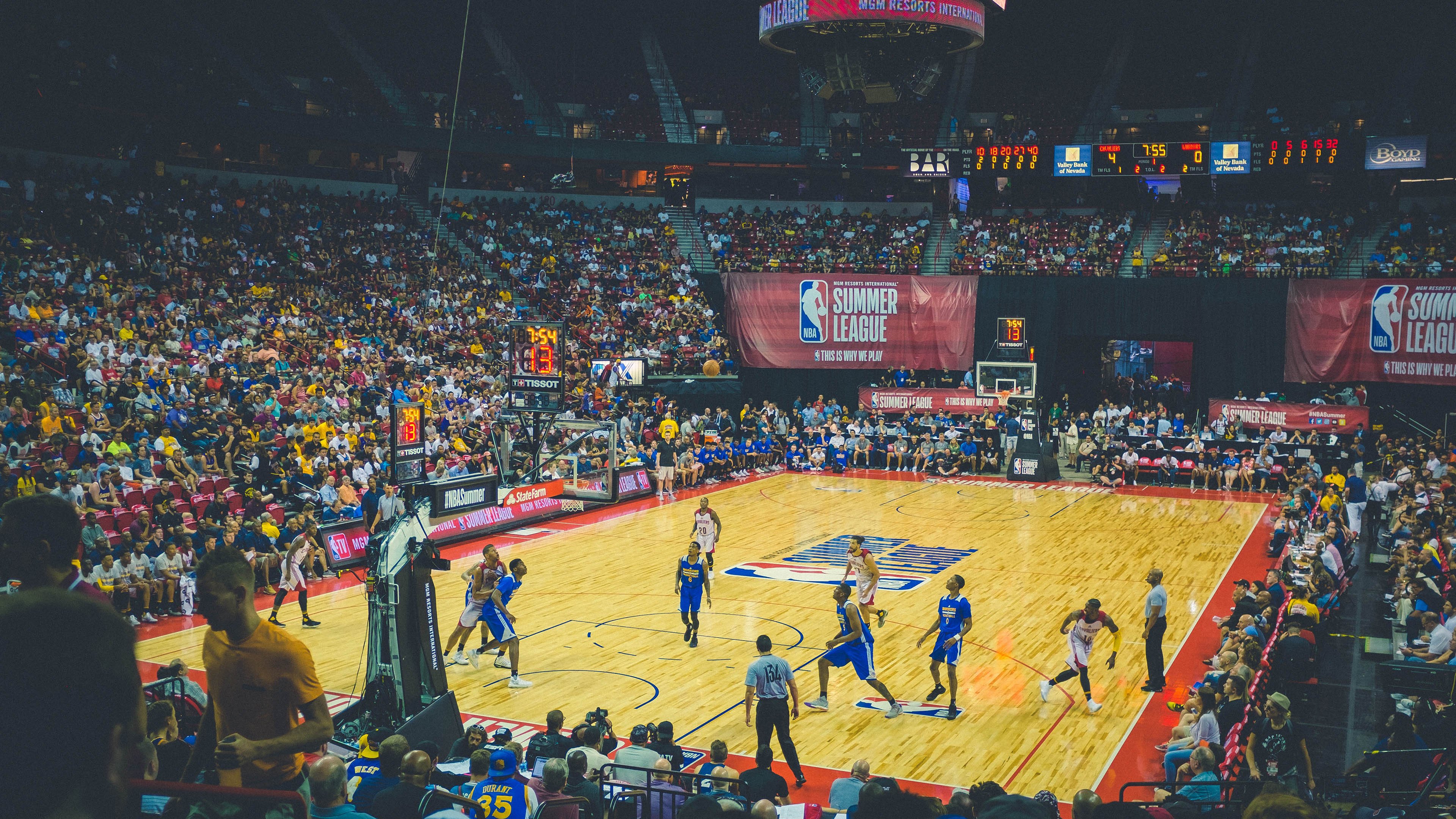 新闻中心通报群众体育活动年度满意度调查结果，群众性体育活动开展情况